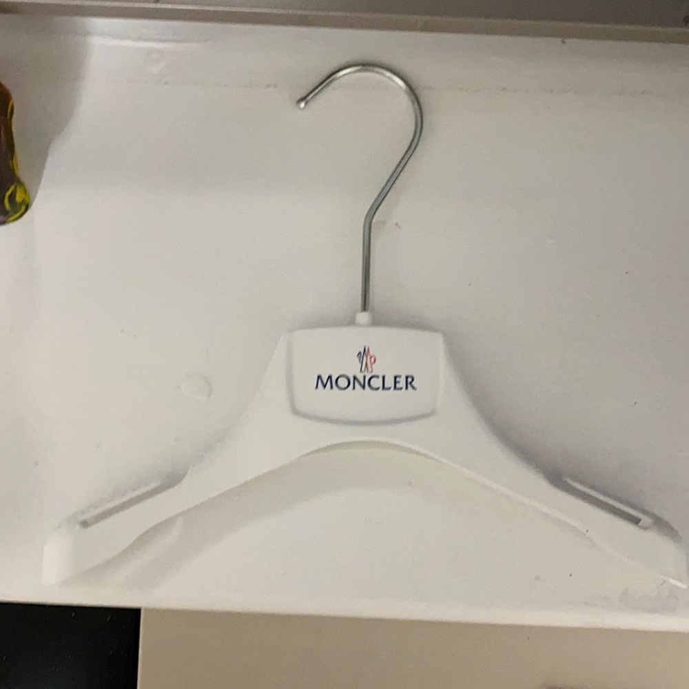 Hanger Moncler